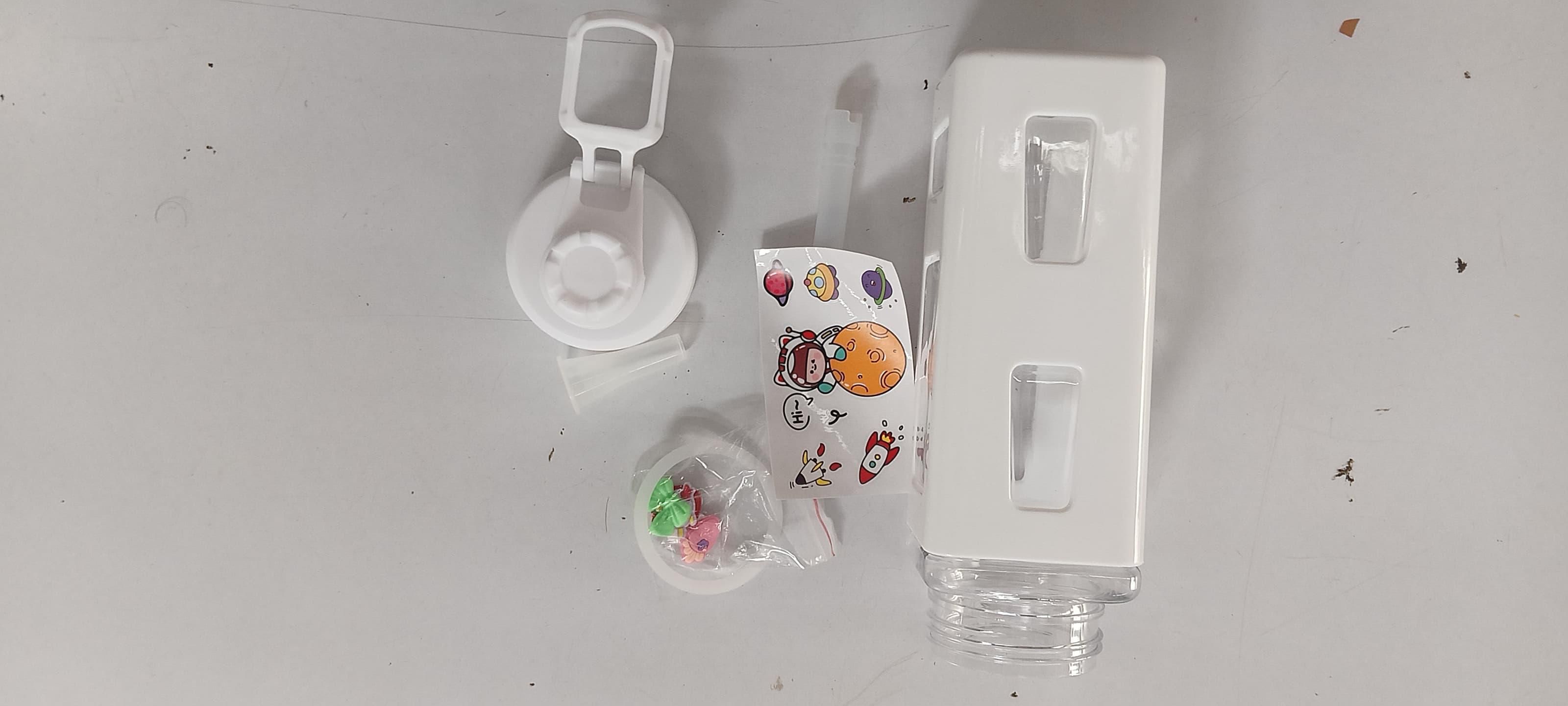 Kawaii Water Bottle with Lid and Straw (700ml)